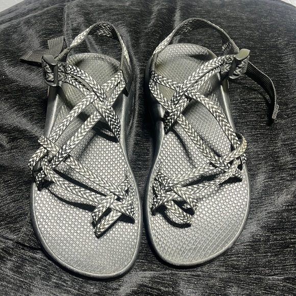 chacos - Picture 1 of 4